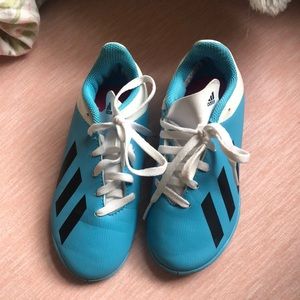 Kids adidas indoor soccer sneakers